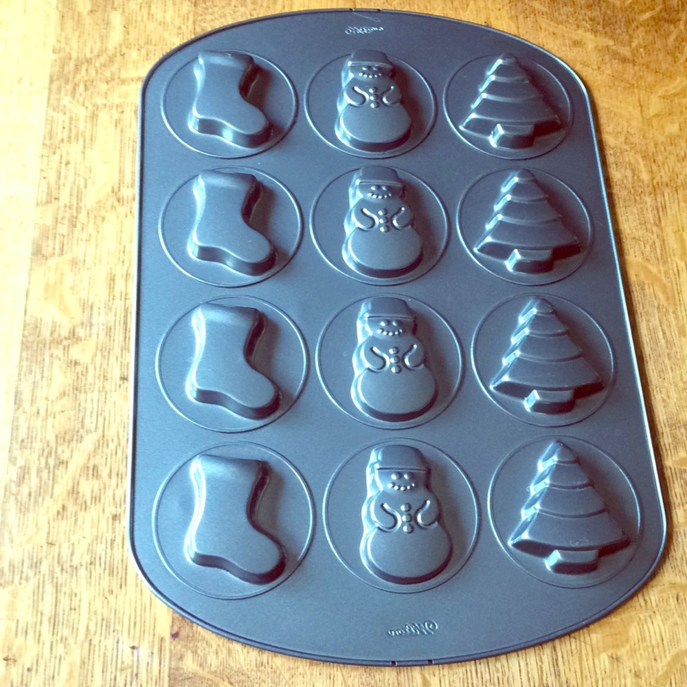 WILTON CHRISTMAS COOKIE/TEA CAKE BAKING PAN